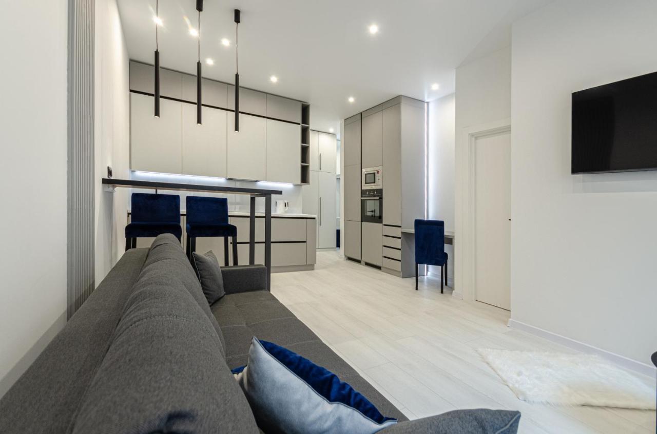 Petrovdom 166-3B In Beautiful Apartments In Rc "Yaroslaviv Grad" 키예프 외부 사진