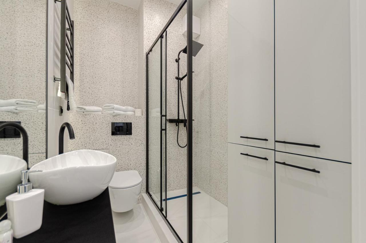 Petrovdom 166-3B In Beautiful Apartments In Rc "Yaroslaviv Grad" 키예프 외부 사진