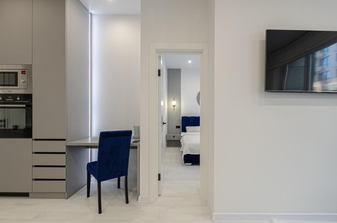 Petrovdom 166-3B In Beautiful Apartments In Rc "Yaroslaviv Grad" 키예프 외부 사진