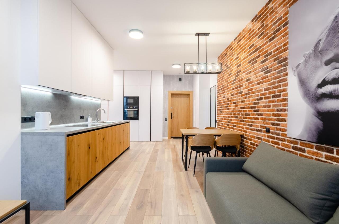Petrovdom 166-3B In Beautiful Apartments In Rc "Yaroslaviv Grad" 키예프 외부 사진
