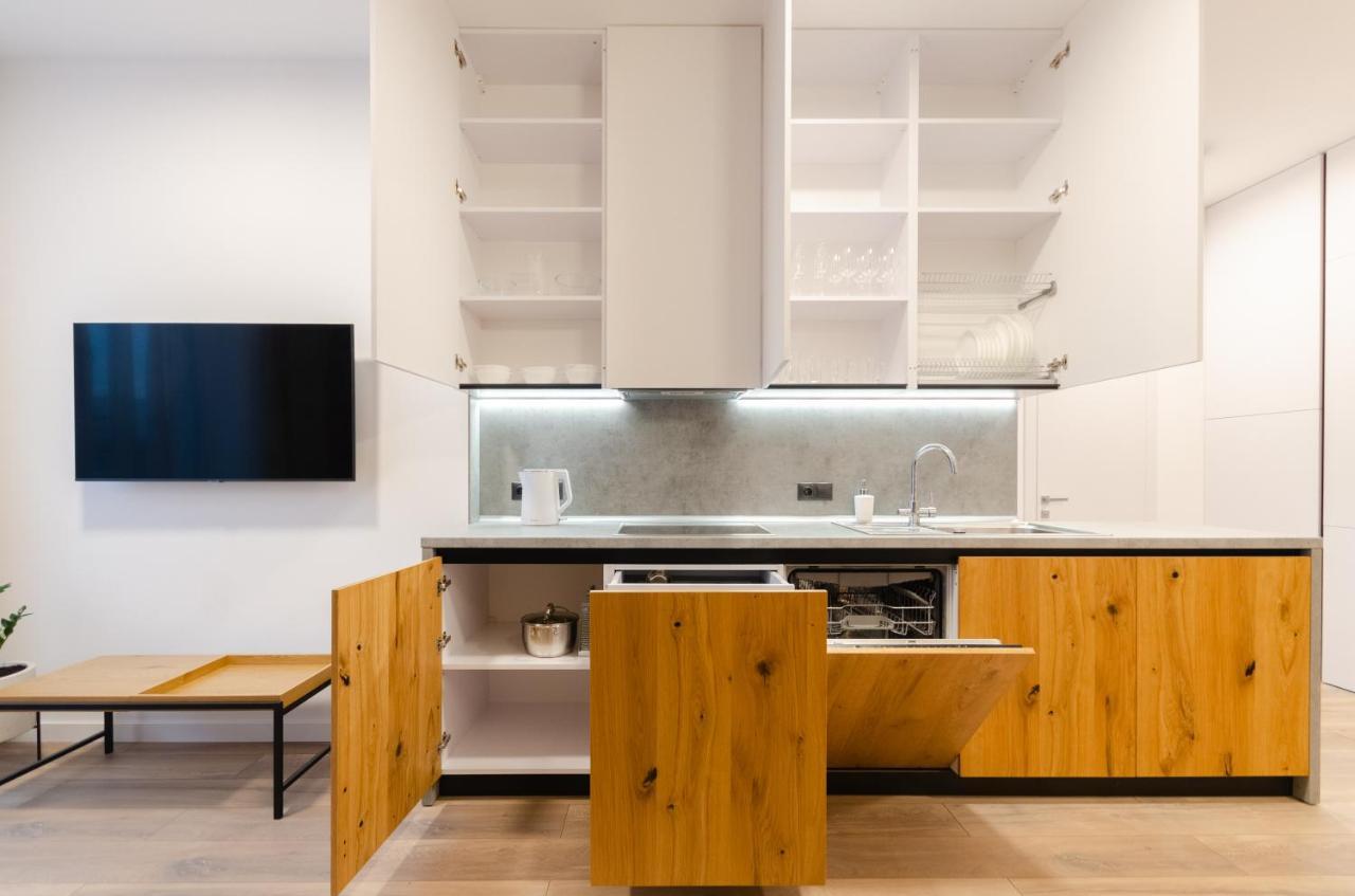 Petrovdom 166-3B In Beautiful Apartments In Rc "Yaroslaviv Grad" 키예프 외부 사진