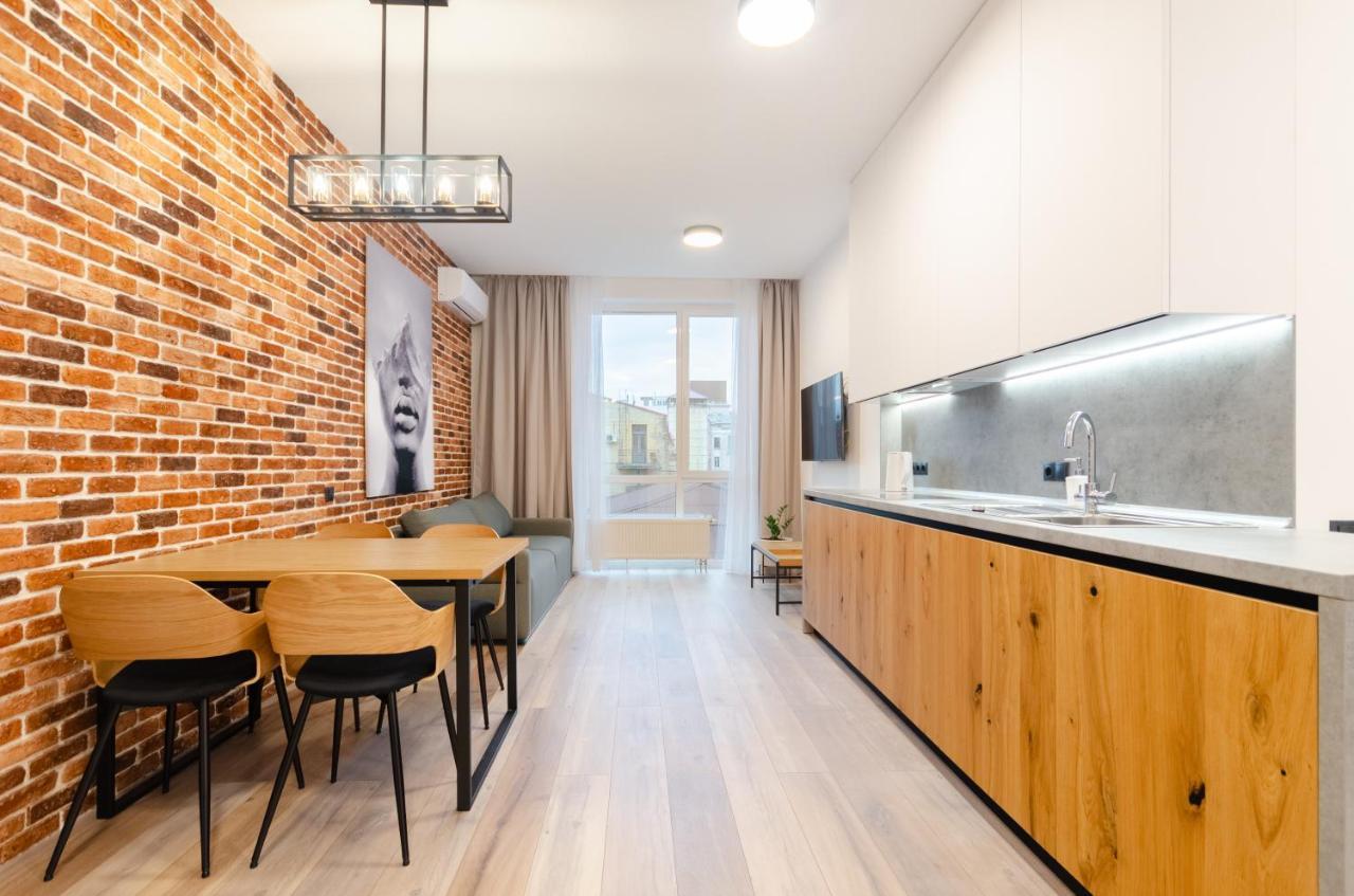Petrovdom 166-3B In Beautiful Apartments In Rc "Yaroslaviv Grad" 키예프 외부 사진