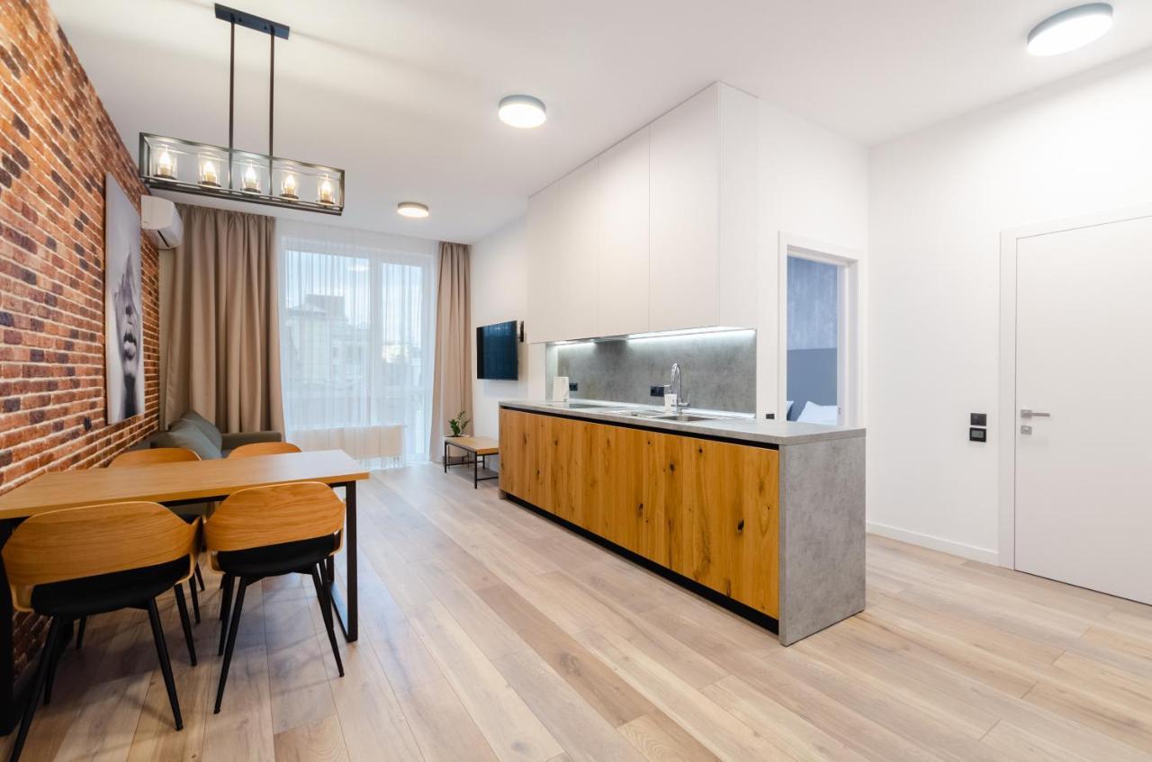 Petrovdom 166-3B In Beautiful Apartments In Rc "Yaroslaviv Grad" 키예프 외부 사진