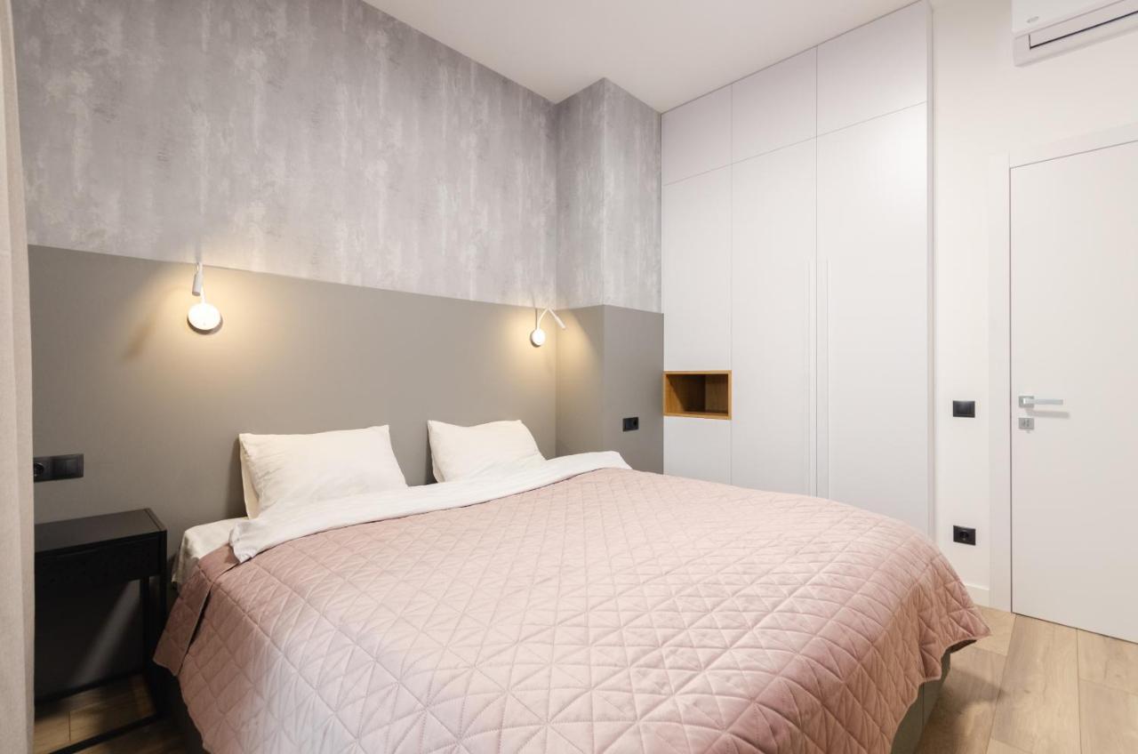 Petrovdom 166-3B In Beautiful Apartments In Rc "Yaroslaviv Grad" 키예프 외부 사진