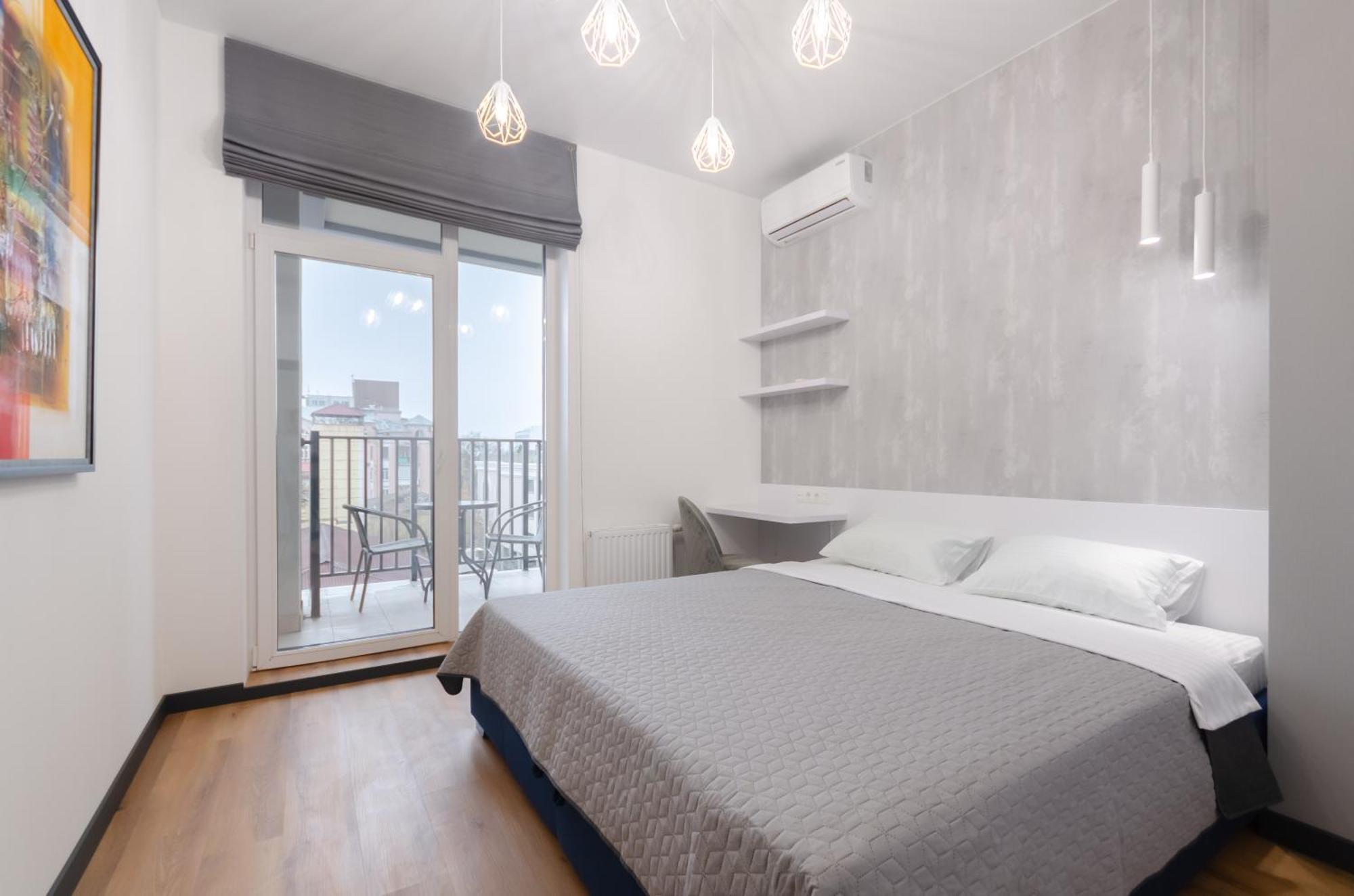 Petrovdom 166-3B In Beautiful Apartments In Rc "Yaroslaviv Grad" 키예프 외부 사진